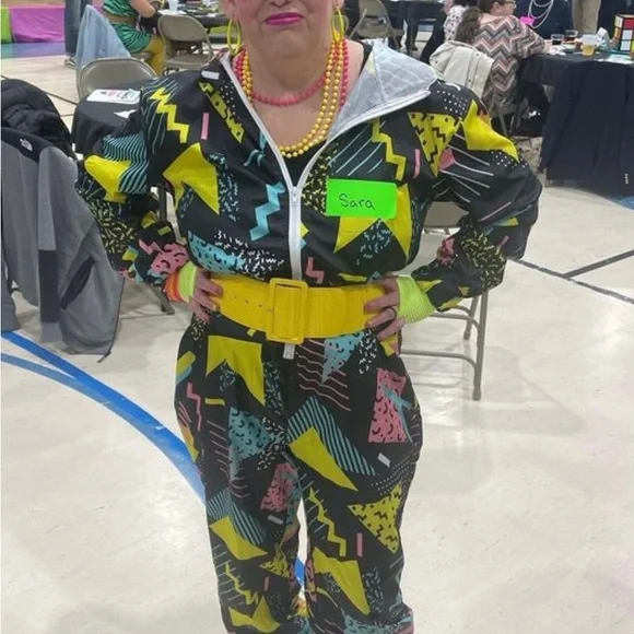 80’s Bundle(L tracksuit, yellow belt, yellow hoop earrings, banana clip set) - Picture 14 of 14